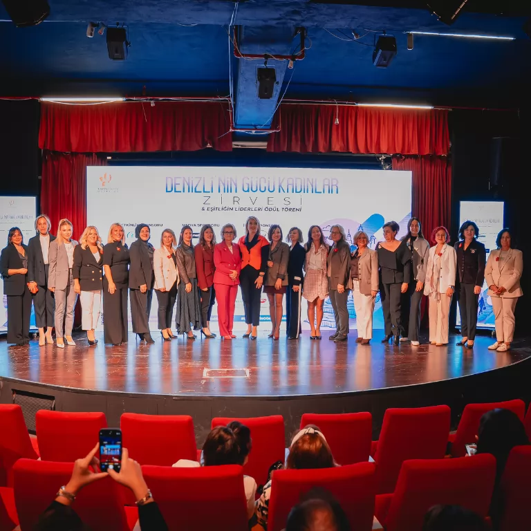 “Denizli’nin Gücü Kadınlar” Zirvesi’nde “Eşitliğin Liderleri” Ödülü Askon Demir’e