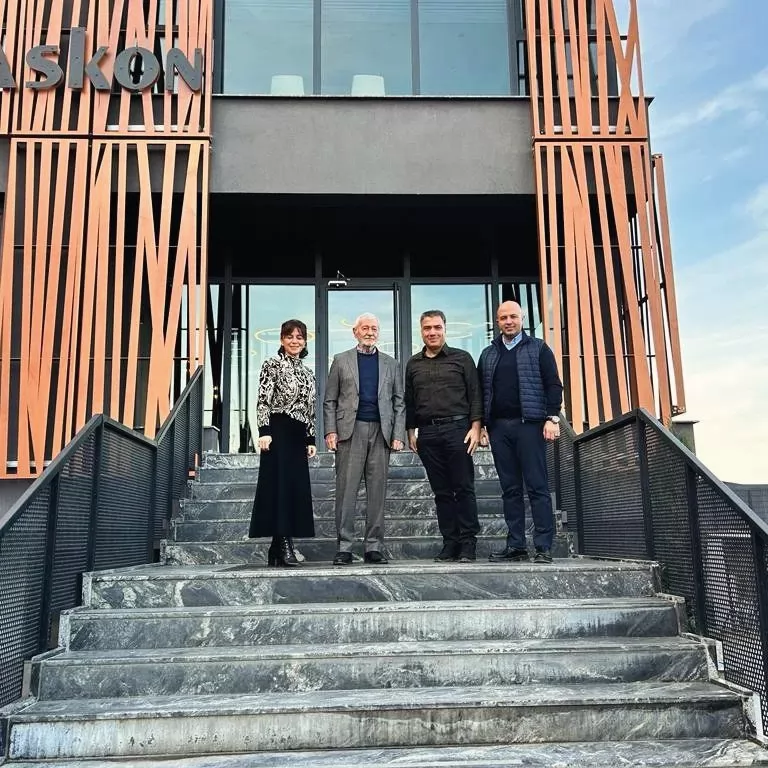 Dünyanın en etkili bilim insanları listesine giren Prof. Dr. Erdoğan Koç hocamızı fabrikamızda ağırladık